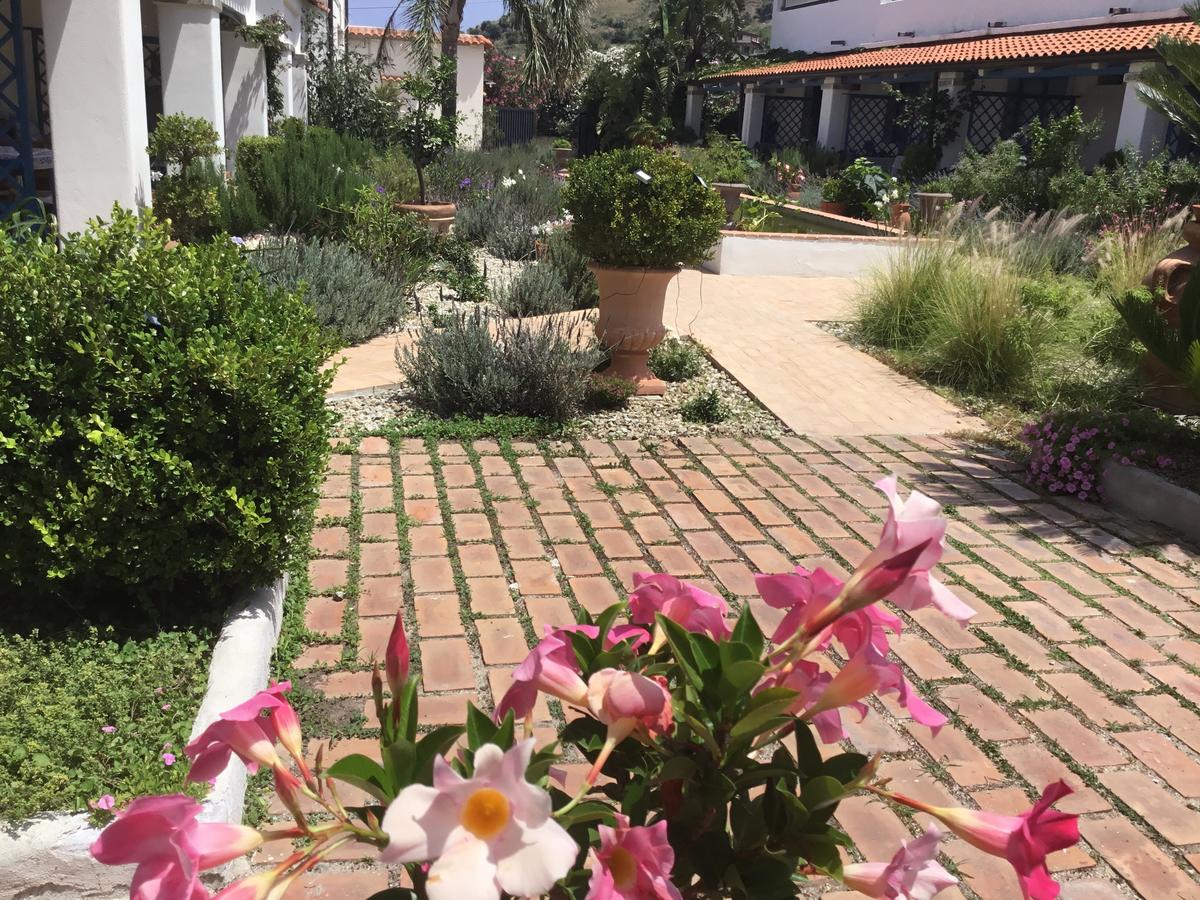 Villaggio Imbesi Каннителло Экстерьер фото
